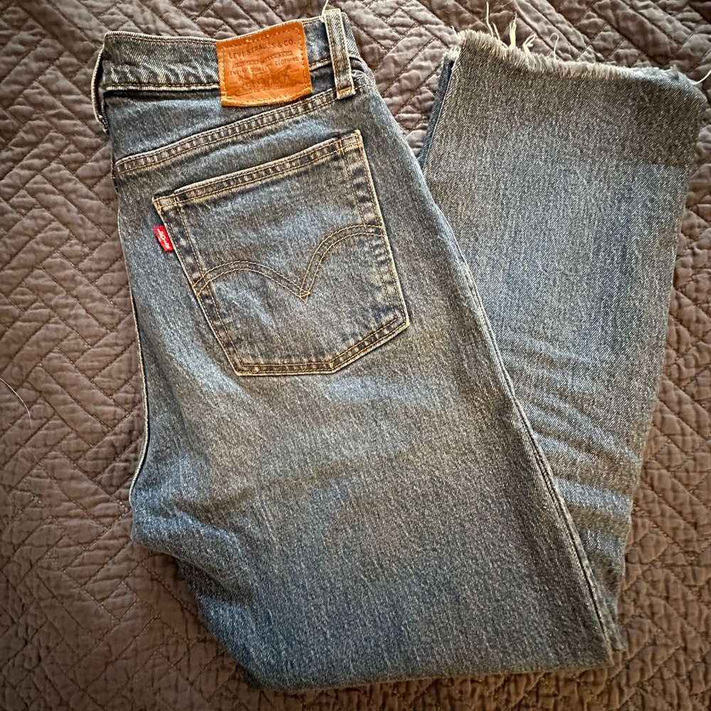 Levi’s Wedgie Straight Leg Jeans in Size 27